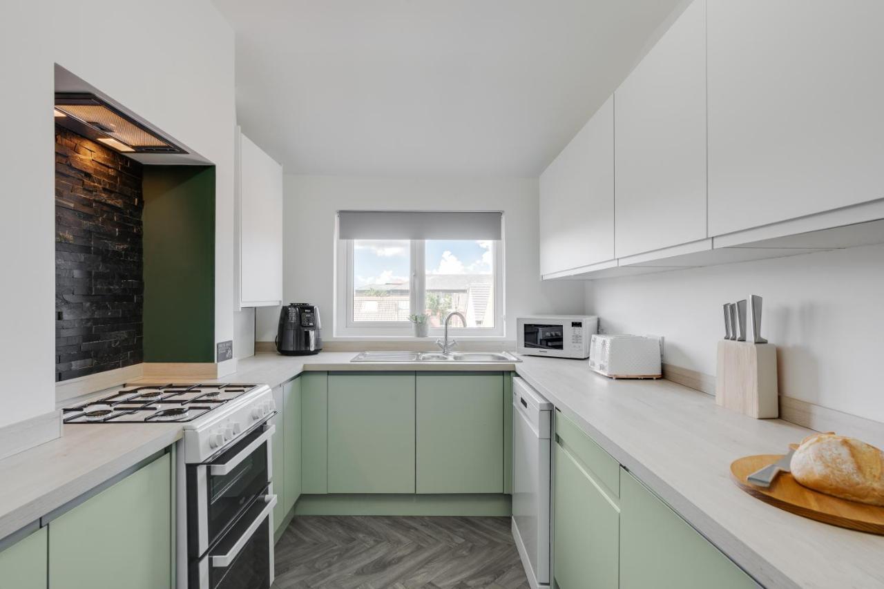 St David'S - Stylish 2 Bed Apartment, Free Parking, Close To Beach Lytham St Annes Kültér fotó